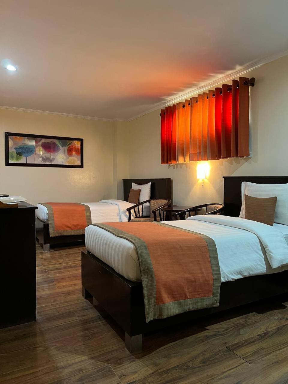 Subic Residencias Olongapo Exterior photo