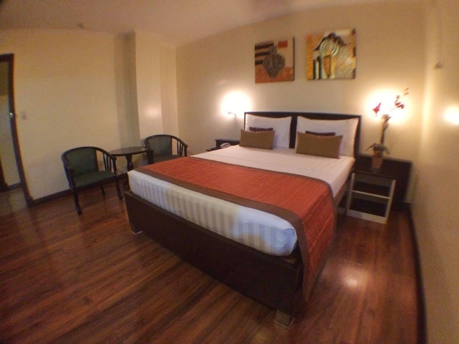Subic Residencias Olongapo Exterior photo