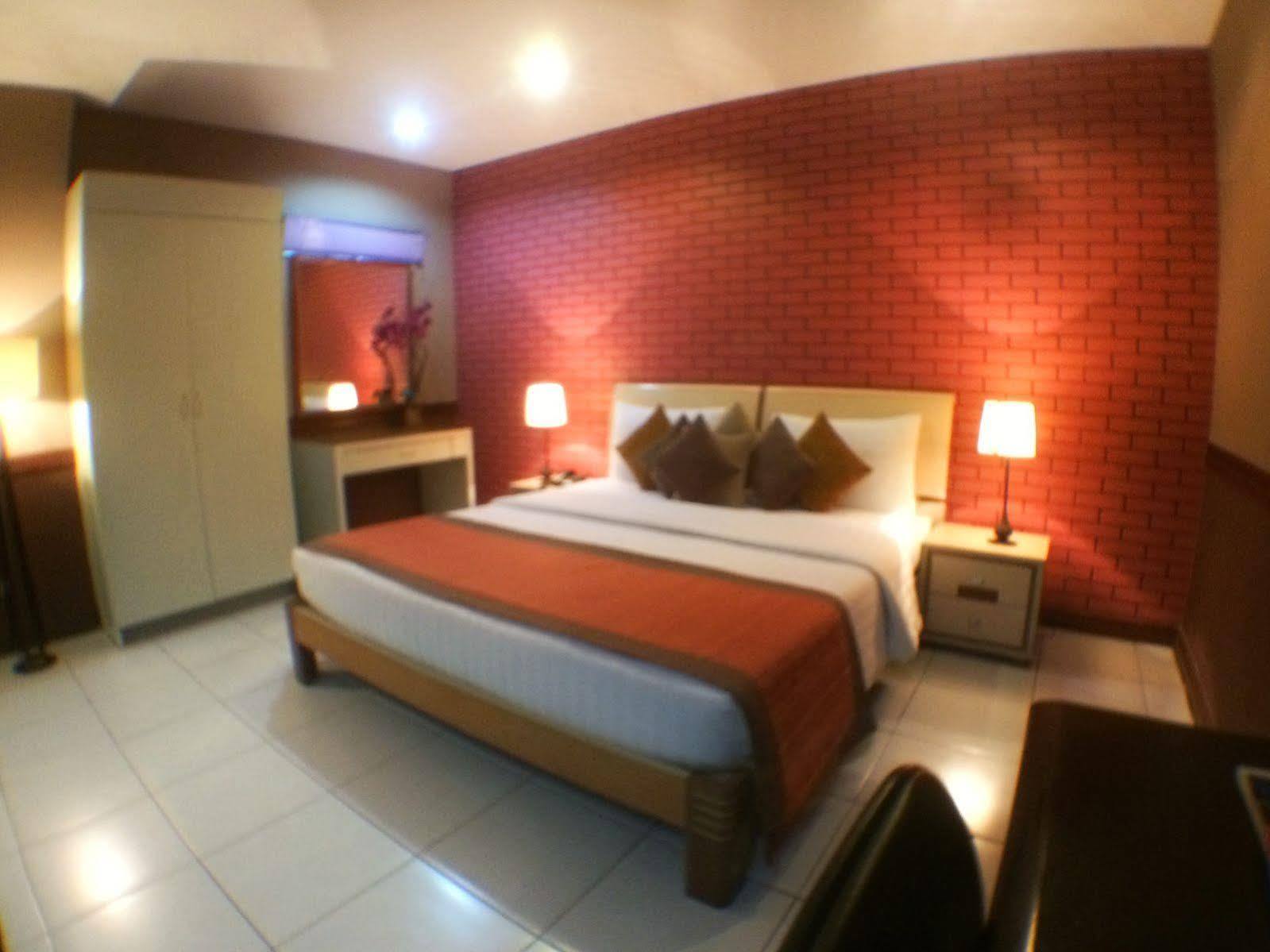 Subic Residencias Olongapo Exterior photo